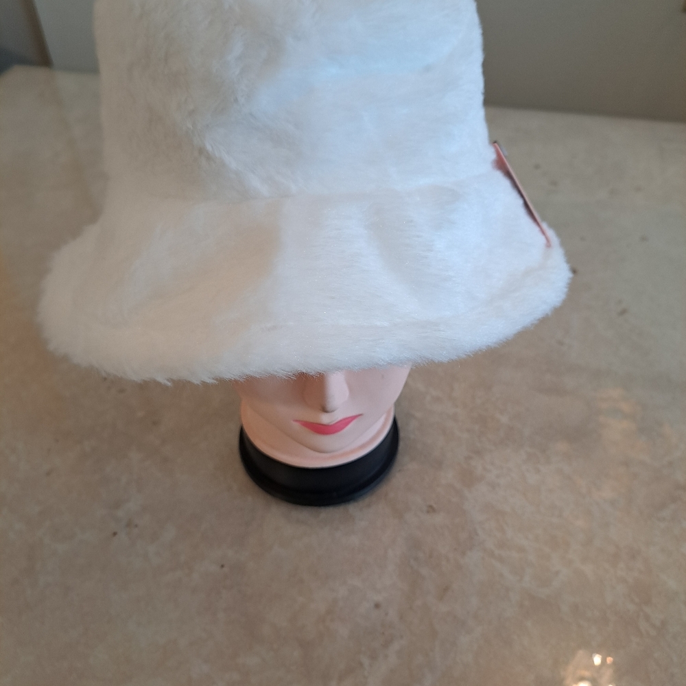 Women's fuzzy bucket hat one size with drawstring New